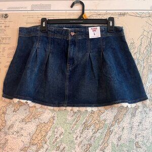 NWT!  Pleated Skirt By Celebrity Pink Skirt Size L Denim Pleated Lace Hem Mini